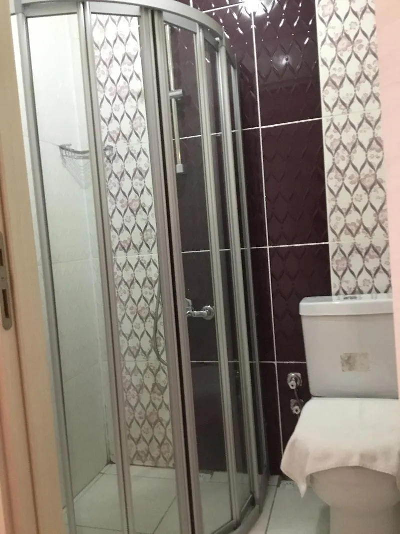 Berce Otel İstanbul 2*,